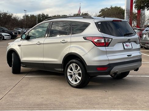 Used 2018 Ford Escape SE image 7