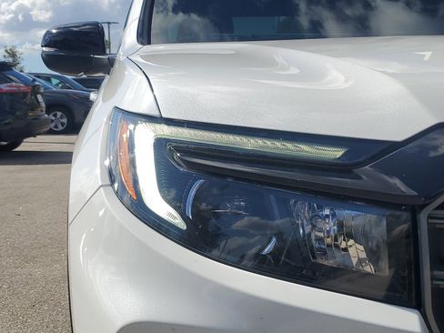 Used 2023 Honda Passport TrailSport image 11