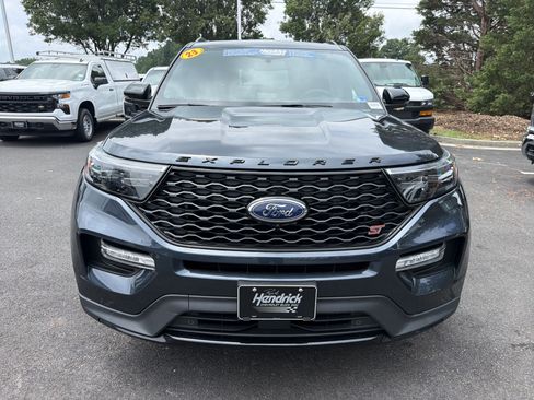 Used 2023 Ford Explorer ST w/ Equipment Group 401A AWD/4WD image 3