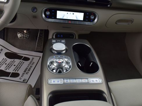 Used 2023 Genesis GV60 Performance image 19