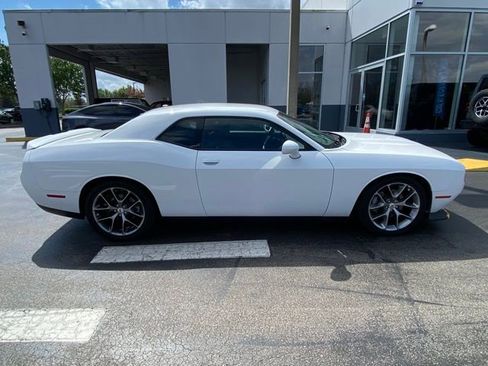 Used 2022 Dodge Challenger GT image 11