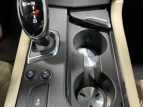 Used 2018 Cadillac XT5 FWD image 25