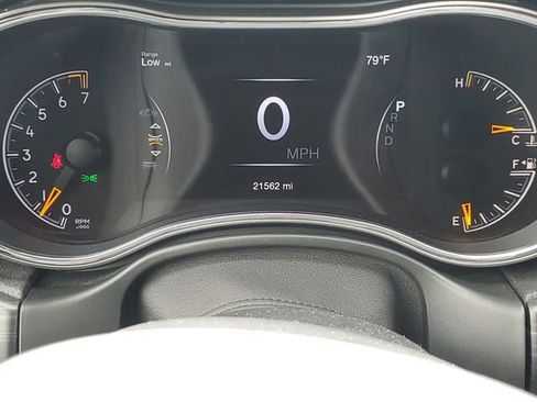 Used 2021 Jeep Grand Cherokee Altitude AWD/4WD image 21