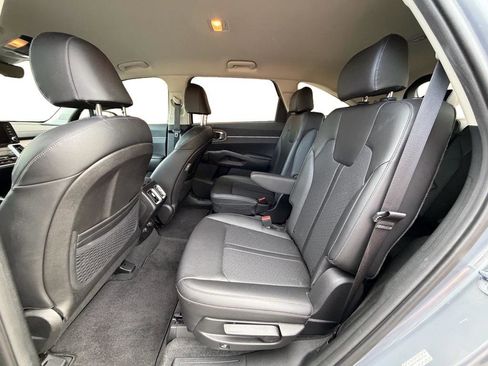 Used 2022 Kia Sorento EX image 15
