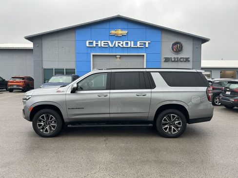 Used 2023 Chevrolet Suburban Z71 w/ Luxury Package AWD/4WD image 4