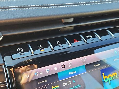 Used 2022 Jeep Grand Cherokee Overland w/ Luxury Tech Group IV image 18