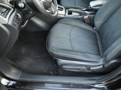 Used 2019 Nissan Sentra SV image 24