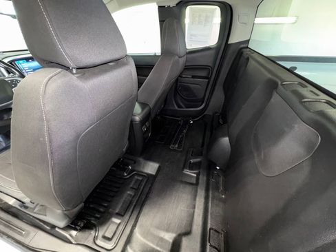 Used 2022 Chevrolet Colorado LT w/ Fleet Safety Package RWD image 28