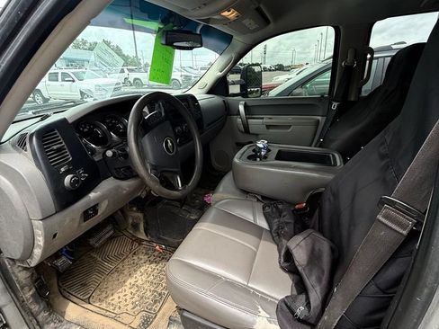 Used 2014 Chevrolet Silverado 3500 W/T AWD/4WD image 9