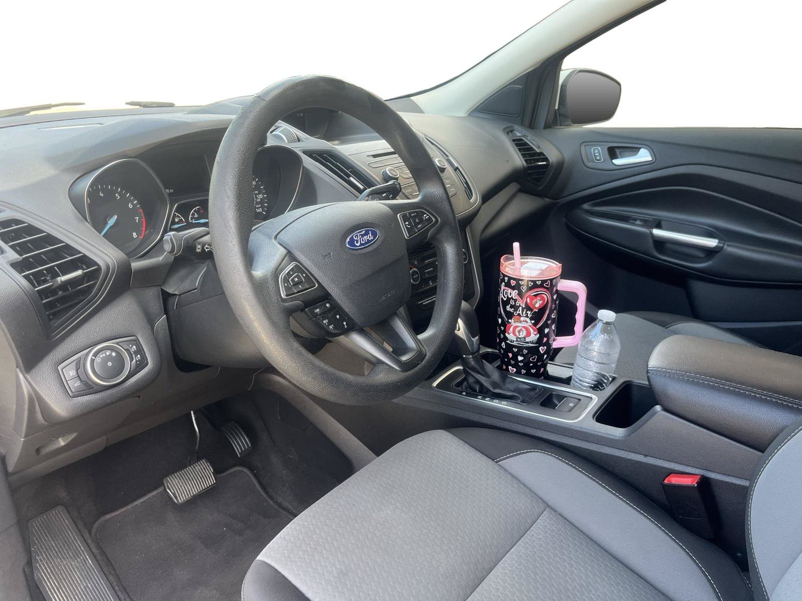 Used 2018 Ford Escape SE w/ Ford Safe & Smart Package FWD image 9