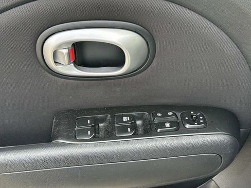 Used 2015 Kia Soul image 21