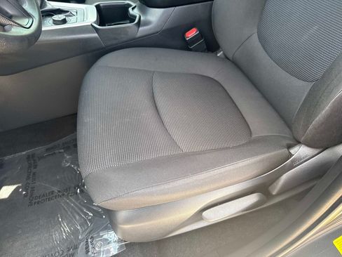 Used 2023 Toyota RAV4 LE AWD/4WD image 18