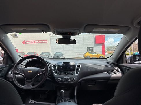 Used 2019 Chevrolet Malibu LT image 34