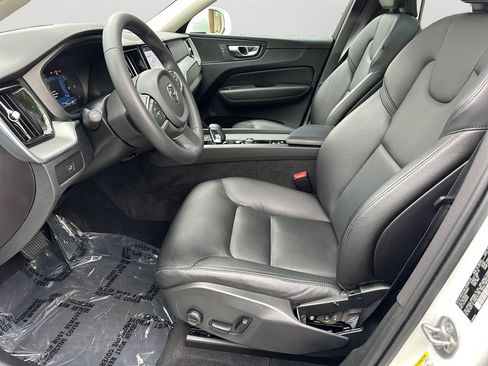 Used 2023 Volvo XC60 B5 Core w/ Climate Package AWD/4WD image 14