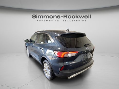 Used 2022 Ford Escape SE w/ Cold Weather Package image 7