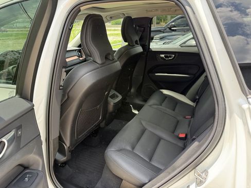 Used 2023 Volvo XC60 B5 Plus w/ Climate Package AWD/4WD image 7