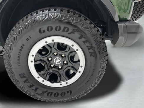 Used 2025 Ford Bronco Badlands AWD/4WD image 7