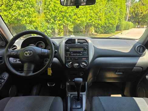 Used 2005 Toyota RAV4 4WD image 13