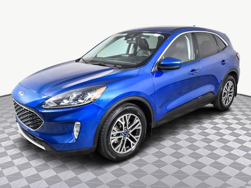 Used 2022 Ford Escape SEL w/ Technology Package image 4