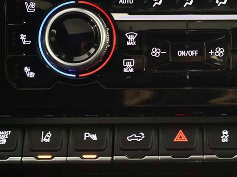 Used 2024 GMC Sierra 2500 Denali w/ Denali Reserve Package image 46