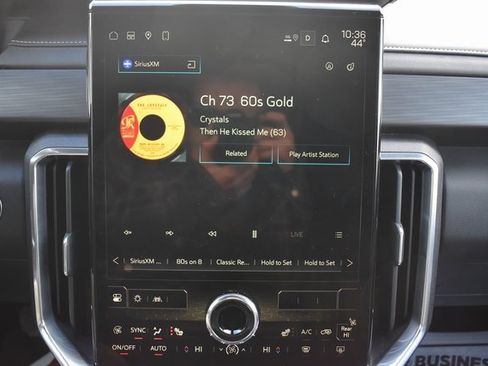 Used 2025 GMC Acadia Elevation image 27