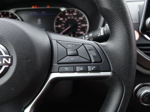 Used 2024 Nissan Altima 2.5 SV image 13