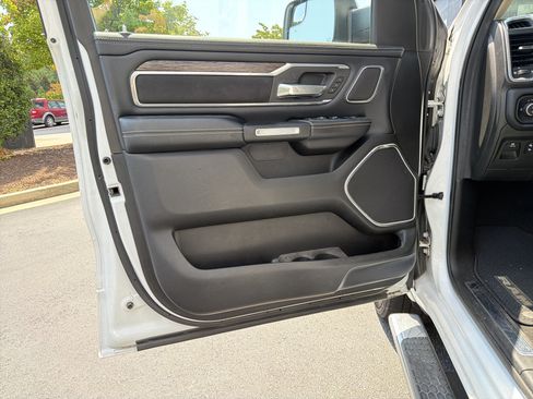 Used 2019 RAM 1500 Laramie AWD/4WD image 19