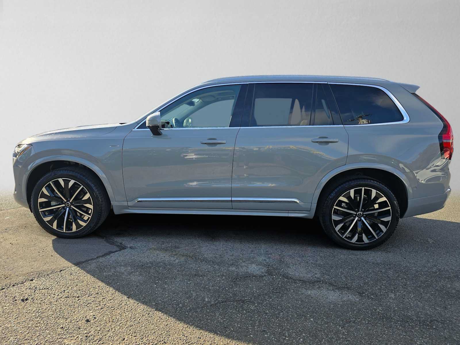 Used 2026 Volvo XC90 B6 Ultra w/ Protection Package AWD/4WD image 6