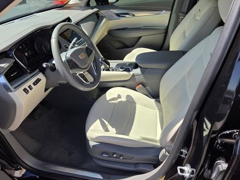 Certified 2024 Cadillac XT5 Premium Luxury w/ Technology Package FWD image 10