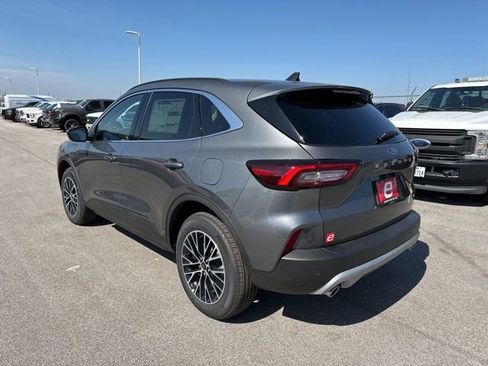 New 2025 Ford Escape SE FWD image 6