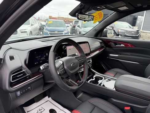 Used 2026 Chevrolet Traverse RS image 18