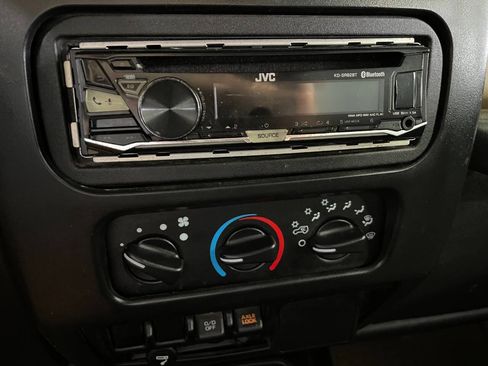 Used 2004 Jeep Wrangler Rubicon image 27