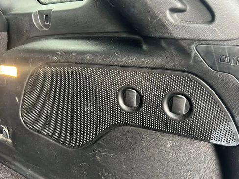 Used 2015 Jeep Cherokee Trailhawk w/ Comfort/Convenience Group image 18