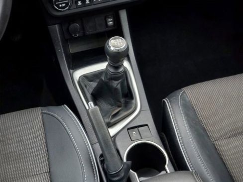 Used 2014 Toyota Corolla S image 19