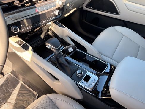 New 2025 Kia Telluride S image 24