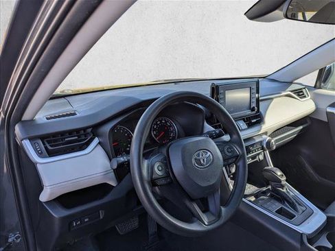 Used 2021 Toyota RAV4 XLE image 12