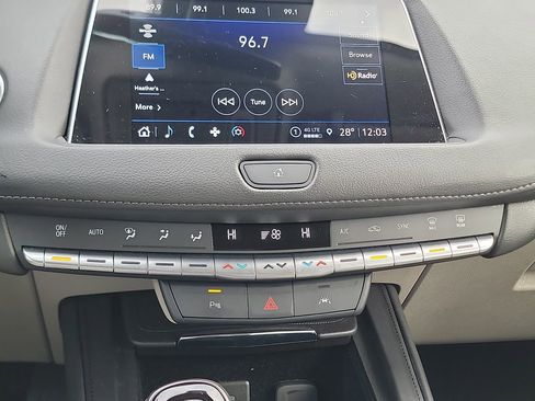 Used 2023 Cadillac XT4 Premium Luxury image 18