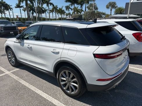 Used 2022 Lincoln Corsair FWD w/ Premium Package image 4