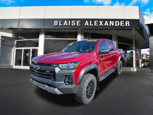 Used 2023 Chevrolet Colorado Trail Boss w/ Advanced Trailering Package AWD/4WD image 8