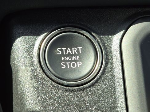 Used 2023 Land Rover Defender 130 S image 24