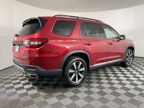 New 2025 Honda Pilot Touring image 8