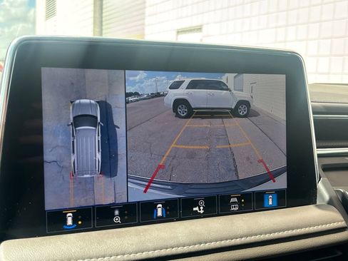 Used 2021 GMC Yukon SLT w/ SLT Luxury Plus Package image 10