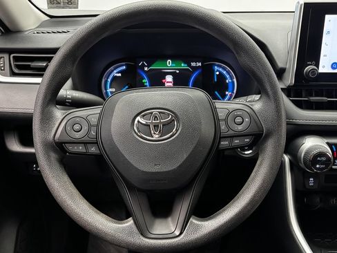 Used 2024 Toyota RAV4 XLE AWD/4WD image 18