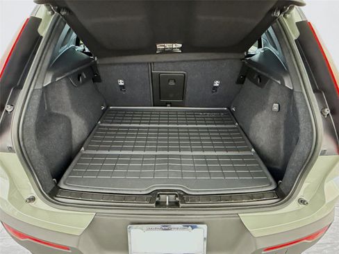 Used 2024 Volvo XC40 Recharge Ultimate w/ Protection Package Premier image 18