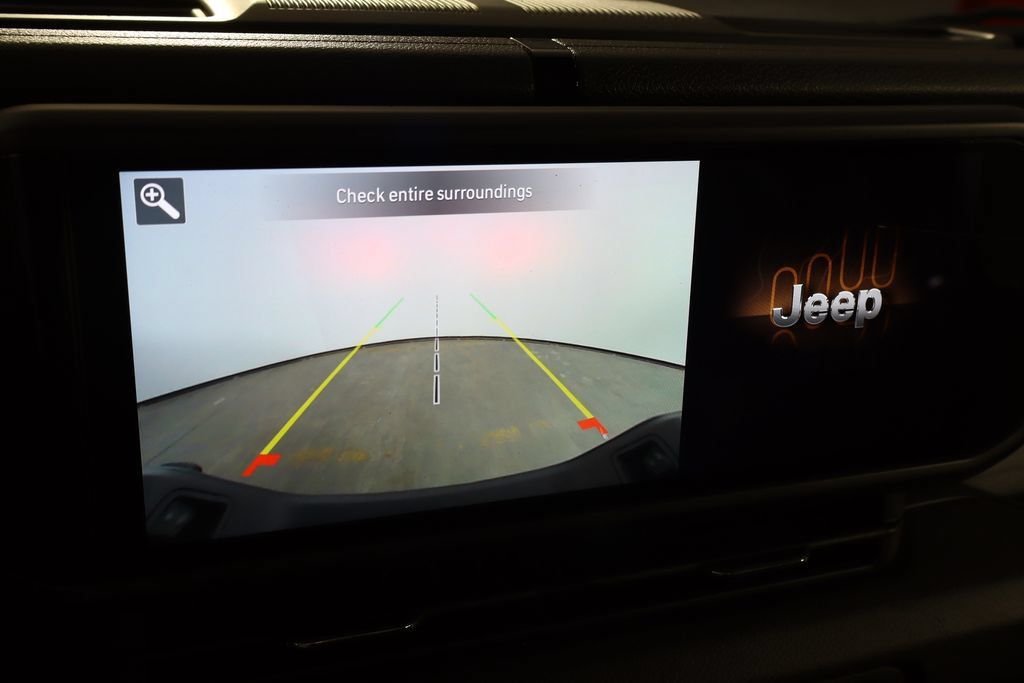 Used 2025 Jeep Gladiator Sport AWD/4WD image 38
