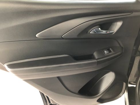 Used 2025 Chevrolet TrailBlazer LS w/ LS Convenience Package FWD image 15