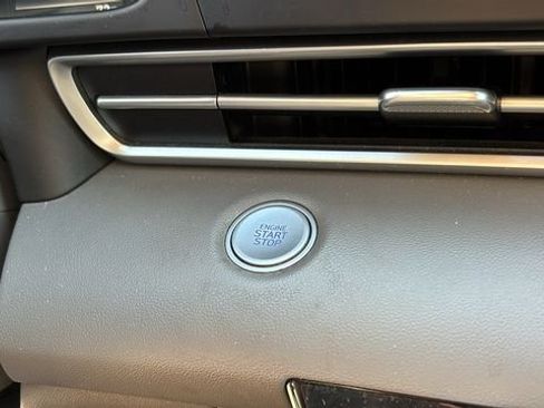 Used 2021 Hyundai Elantra SEL FWD image 11