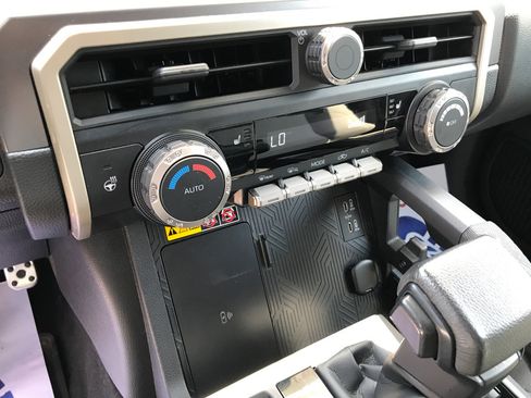 Certified 2024 Toyota Tacoma TRD Sport w/ TRD Sport Upgrade Package AWD/4WD image 20