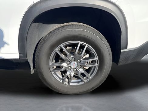 Used 2025 GMC Acadia Elevation FWD image 36