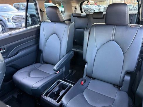 Certified 2025 Toyota Grand Highlander AWD image 29